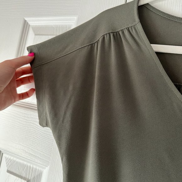 Short Sleeve Tie Front Blouse - Picture 7 of 8